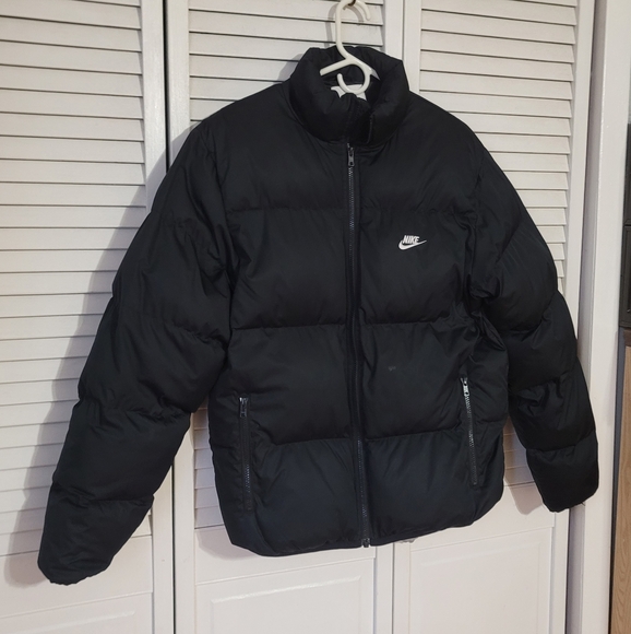 NIKE Men's Sportswear Club Black Puffer Jacket, Size XS - Picture 2 of 7